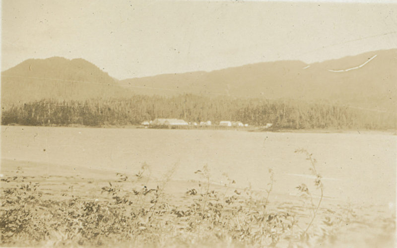 La conserverie Dominion et le paysage environnant.