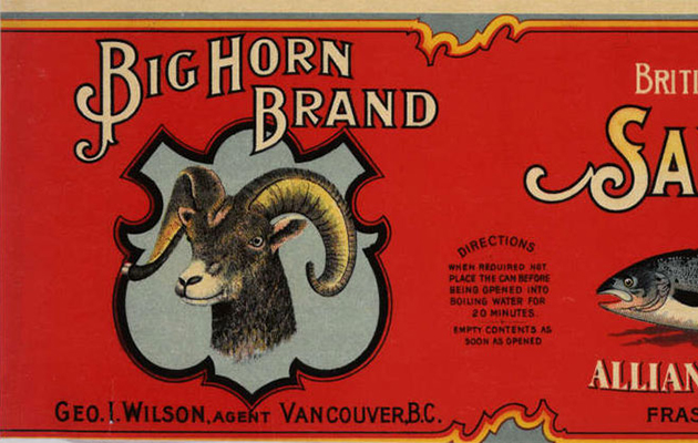 Une étiquette rouge avec le dessin d'une tête d'un mouflon et d'un saumon.