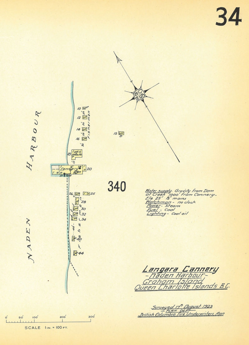 Dessin à l'échelle de la conserverie Langara au port Naden. La mention « Conserverie Langara - Port Naden, C.-B. Inspectée le 17 août 1923 Département de planification. Association des assureurs en incendie de la Colombie-Britannique » apparaît en bas de page.