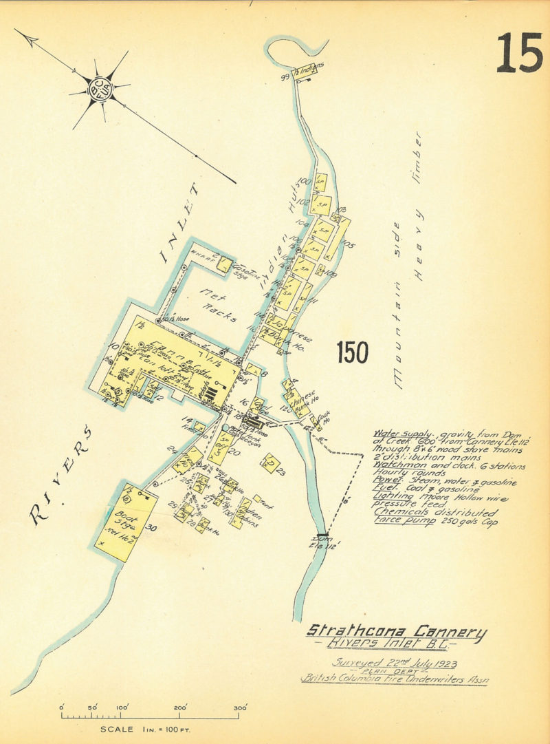 Dessin à l'échelle des installations de la conserverie Strathcona. La mention « Conserverie Strathcona - Anse Rivers C.-B. Inspectée le 22 juillet 1923 Département de planification. Association des assureurs en incendie de la Colombie-Britannique » apparaît en bas de page.